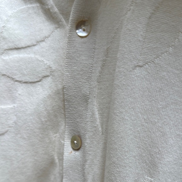 Zara Off-White Floral Knit Fabric Short Sleeved Button up Shirt - Picture 4 of 8